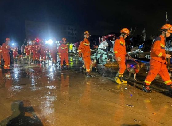 Najmanje 15 osoba poginulo u olujama i poplavama u Kini, deseci hiljada evakuirani