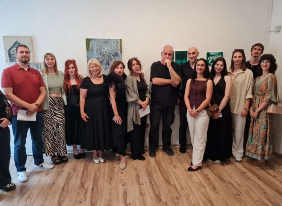 U Zagrebu otvorena izložba Stećci 16/26 - Stećci inspiracija mladim umjetnicima