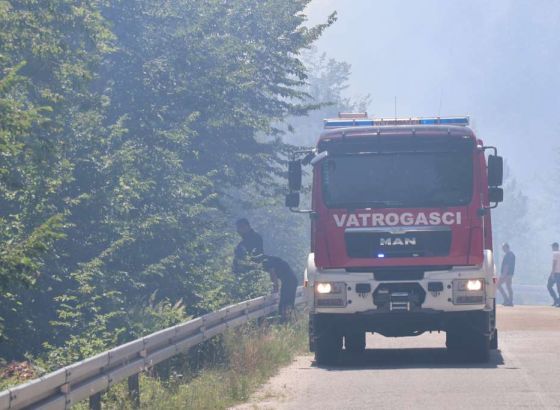 Vatrogasci u HNK-u imaju pune ruke posla, i dalje gori u kanjonu Rakitnice i na Rujištu