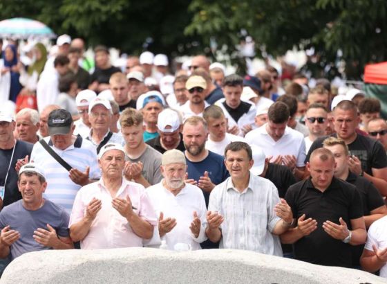 U Potočarima klanjana dženaza za deset žrtava genocida u Srebrenici