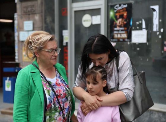 Oglasile se sirene - Građani Sarajeva odali počast žrtvama genocida u Srebrenici