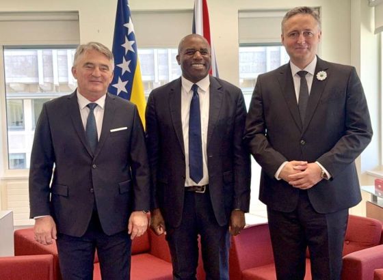 Bećirović i Komšić u Londonu razgovarali sa Davidom Lammyjem