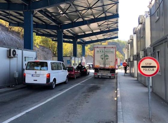 Mještani zapadne Vojvodine blokirali cestu zbog problema na hrvatskoj granici