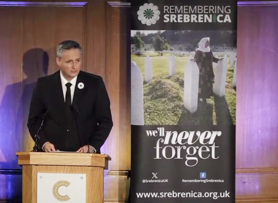 Bećirović: Ujedinjeno Kraljevstvo, BiH i civilizirani svijet neće zaboraviti genocid u Srebrenici