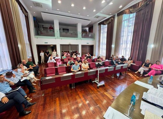 Bihać ukinuo dodatak od 20 posto na plaće direktora gradskih preduzeća i ustanova