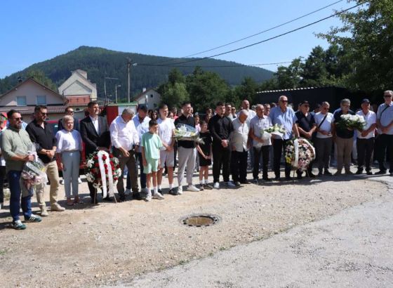 Obilježena 33. godišnjica ubistva građana kod škole u Tarčinu