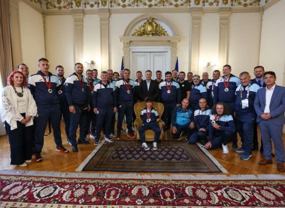 Bećirović čestitao reprezentativcima BiH u sjedećoj odbojci na osvajanju srebrene medalje