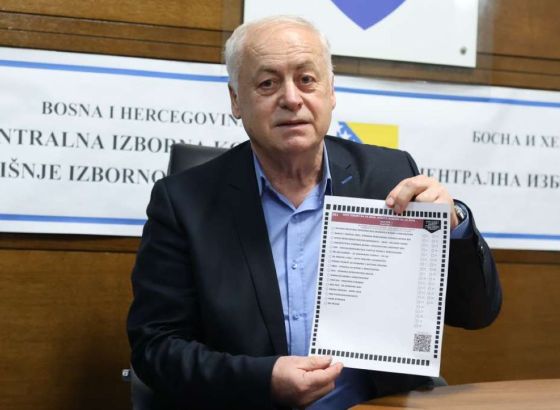 Arnautović pojasnio: Birači će se identificirati otiskom prsta, a glasovi brojati elektronski i ručno